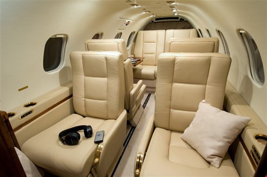 частный самолет Learjet 35